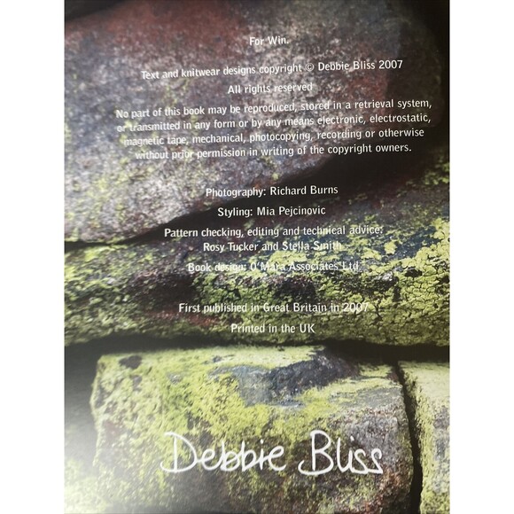 Debbie Bliss - Rialto Aran Knitting Pattern Book - Designs Family UK Printing - Picture 2 of 5